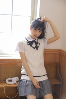 比基尼泳衣小姐姐